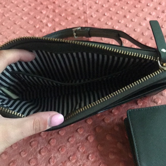Kate Spade Crossbody and Matching Wallet - Picture 4 of 6